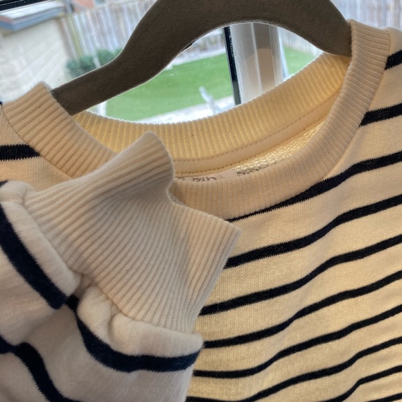 Nautically sweet sweatshirt 💙 - Picture 3 of 5